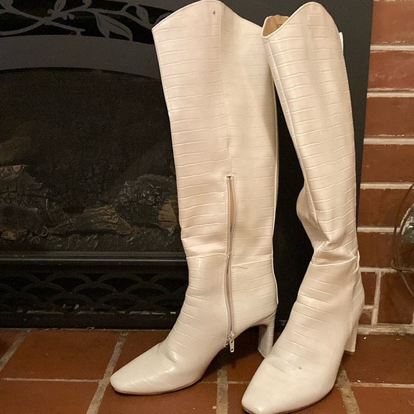 Express zip up 2in heeled Go Go boots, Women’s 8 - Picture 1 of 5